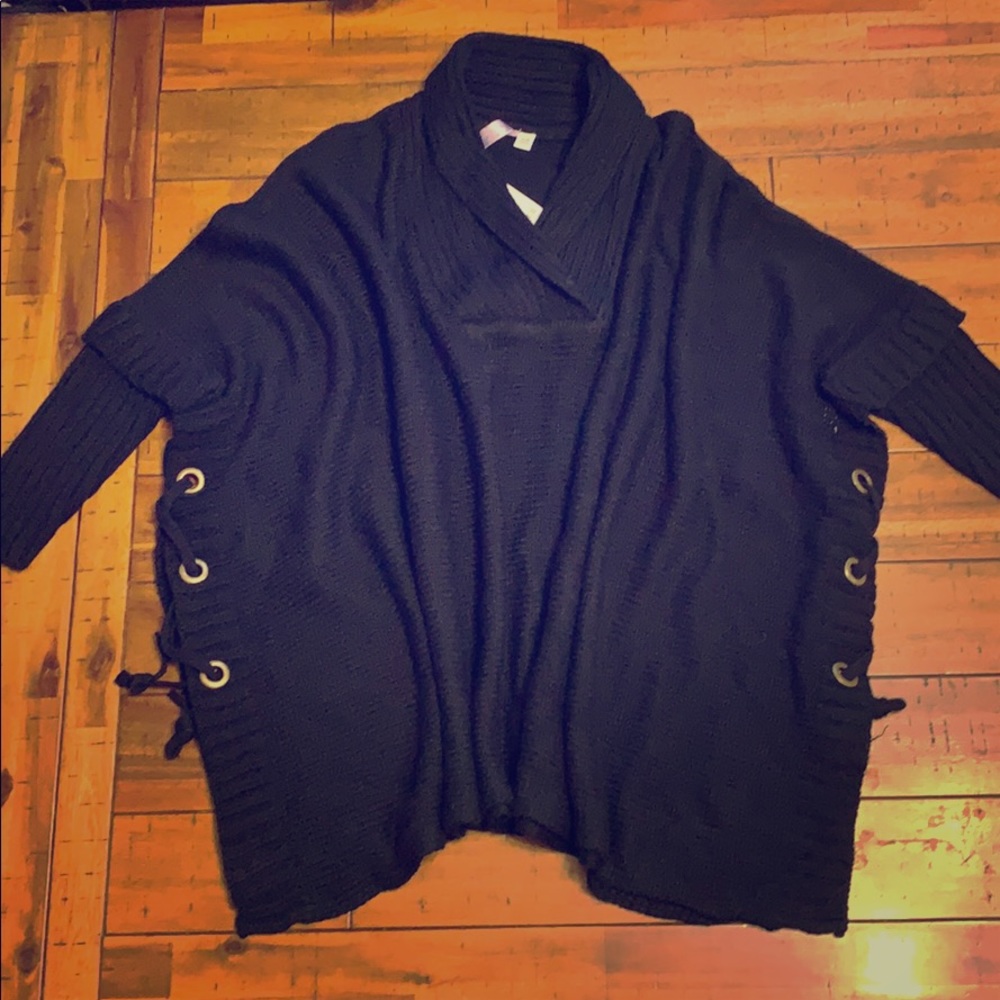 Alya / Francesca’s Oversized Black sweater